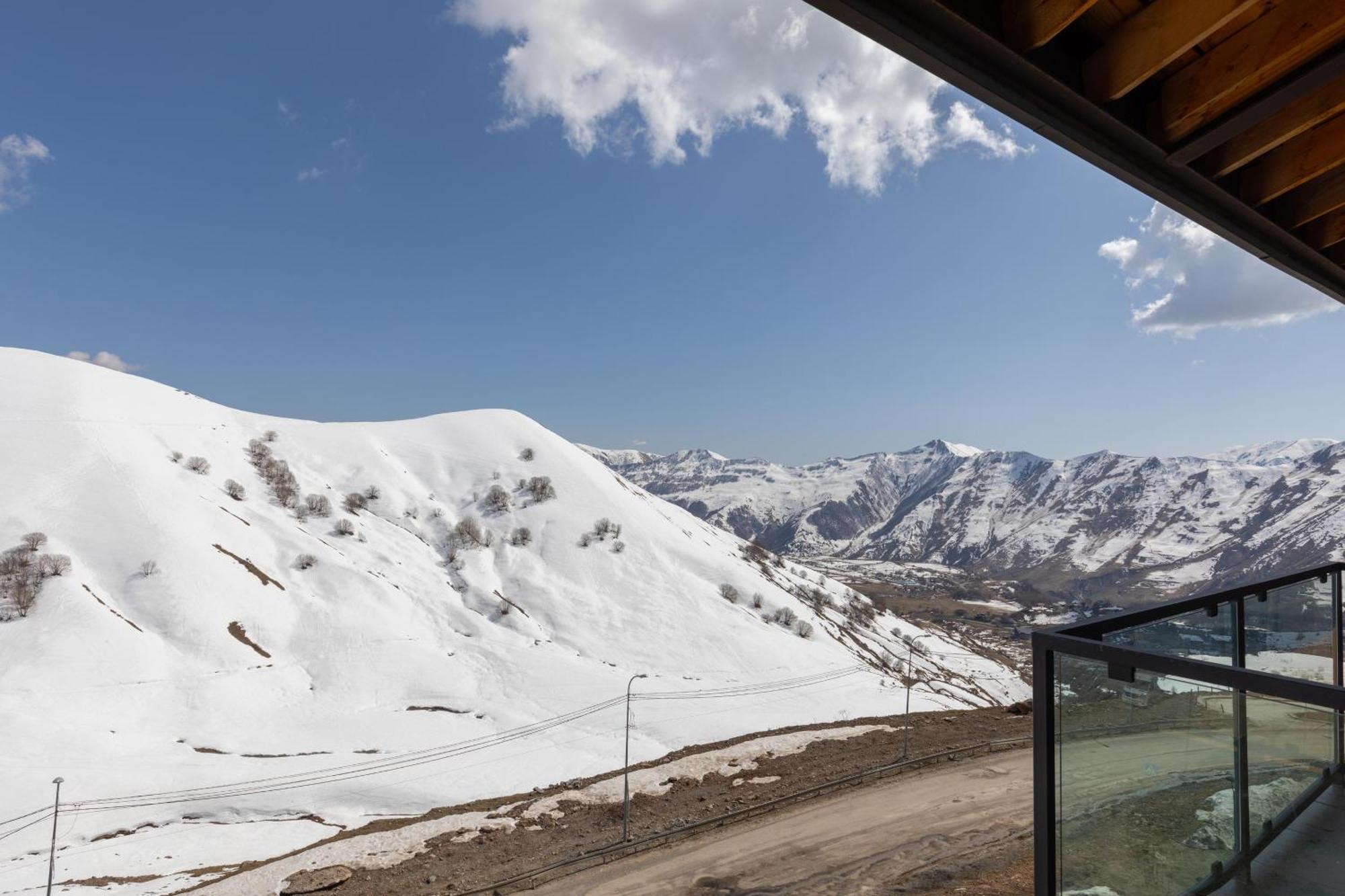 Aparthotel Four Seasons - New Gudauri Esterno foto